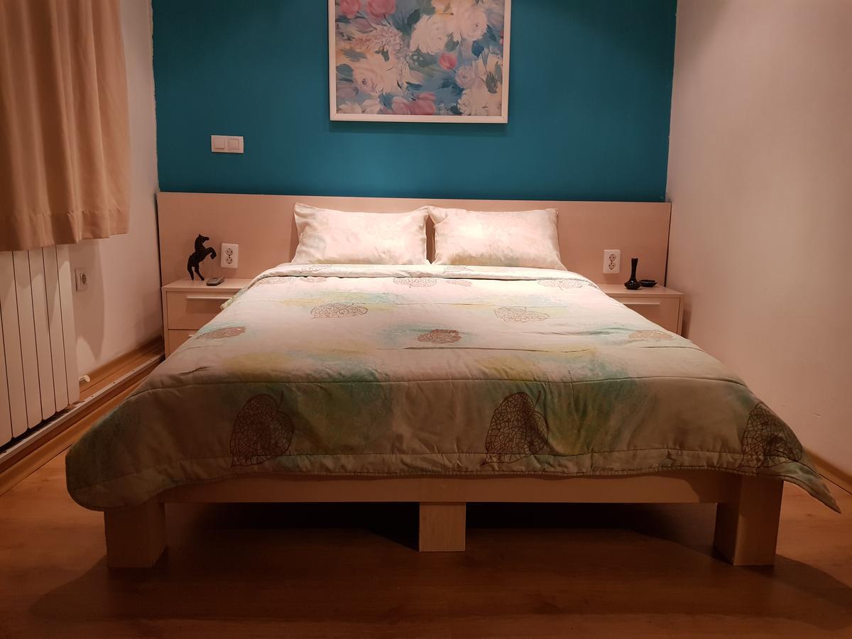 Libera Hostel Sofia Buitenkant foto